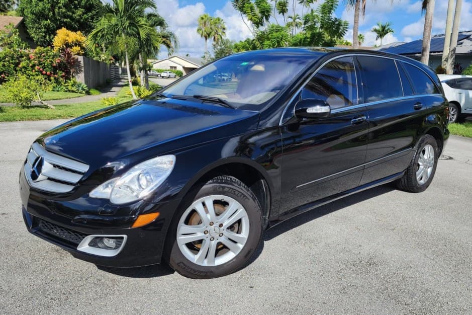 2006 Mercedes-Benz W251 R-Class sold for $17,750