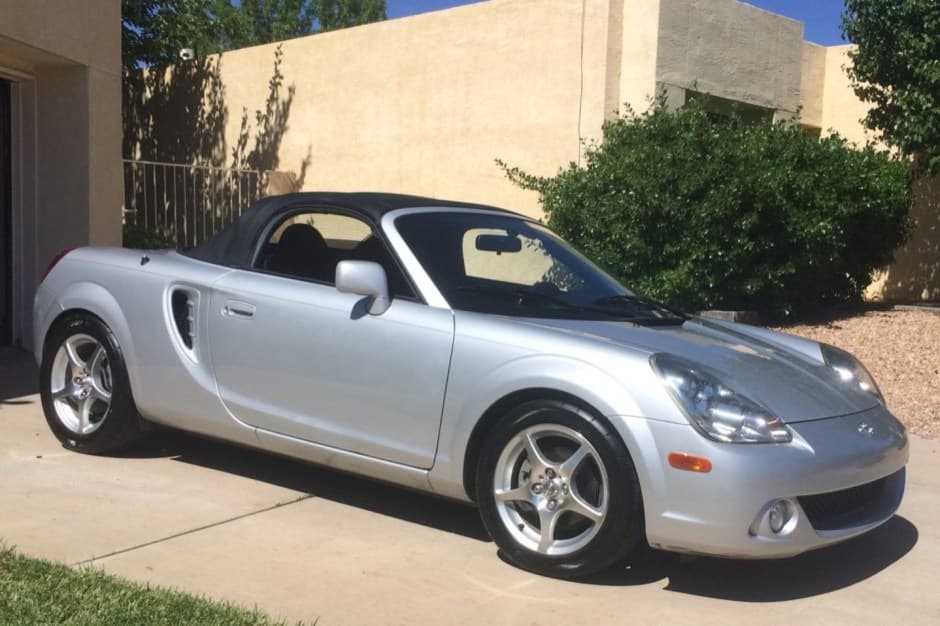 2005 Toyota W30 MR2 sold for $16,750