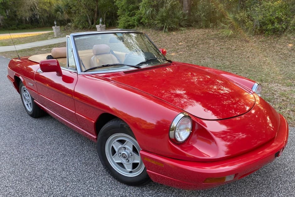 1991 Alfa Romeo 105/115 Spider Series 4 sold for $9,200