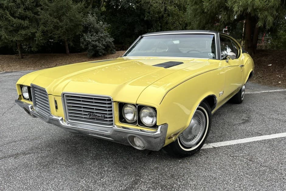 1972 Oldsmobile Cutlass sold for $19,500