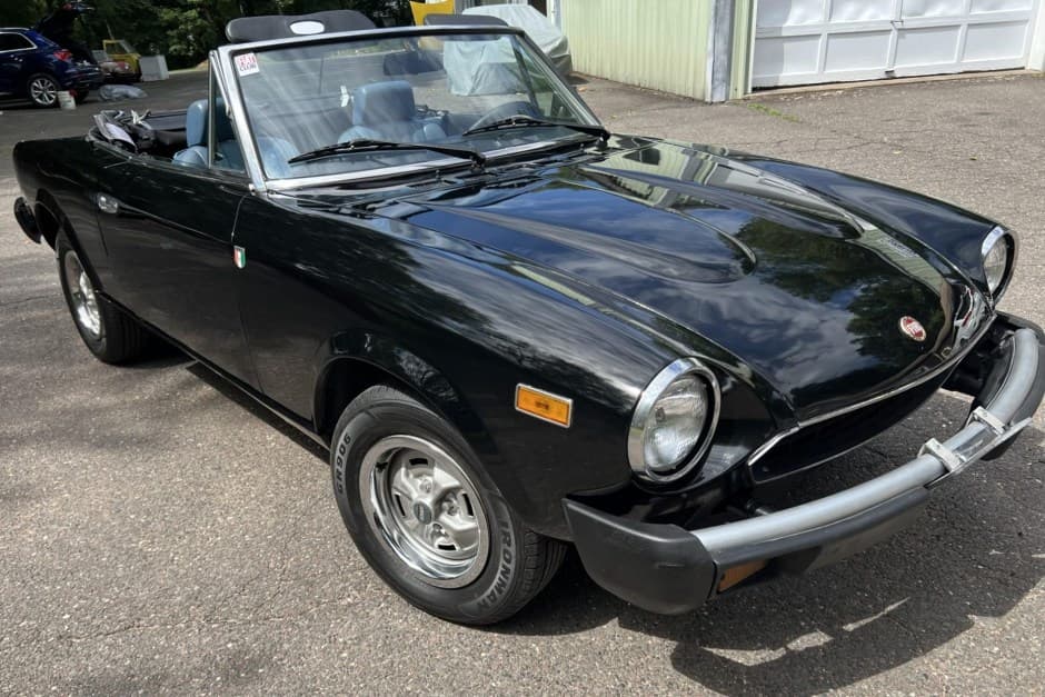 1979 Fiat 124 Spider (1966-1985) sold for $4,300
