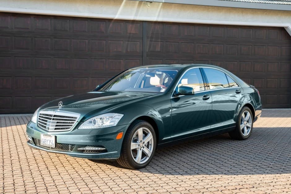 2012 Mercedes-Benz W221 S-Class sold for $27,000