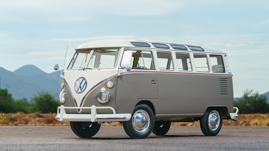 1963 Volkswagen Split-Window Bus sold for $190,000