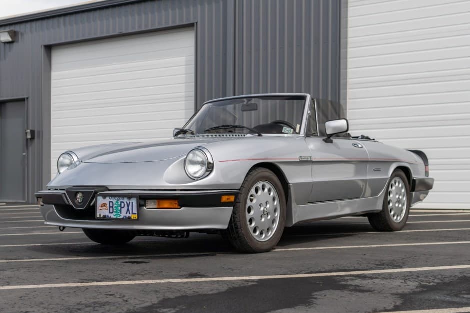 1986 Alfa Romeo 105/115 Spider Series 3 sold for $10,001