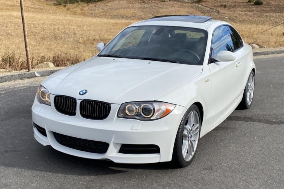 2009 BMW E82/E88 1-Series sold for $21,000