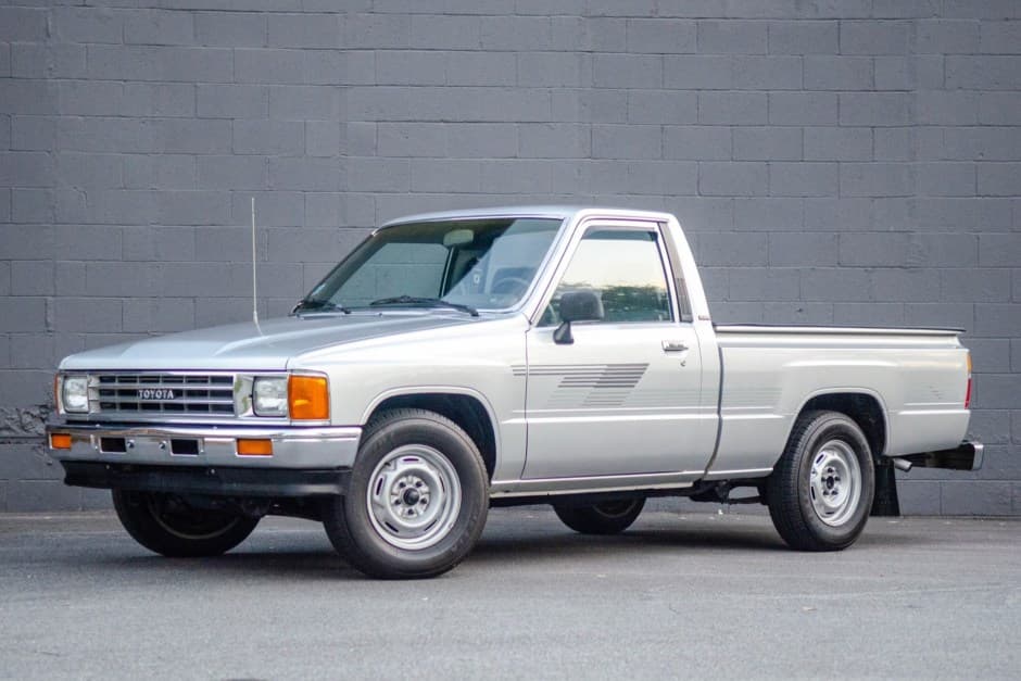 1987 Toyota Pickup (N50/N60/N70 1984-1988) sold for $10,000