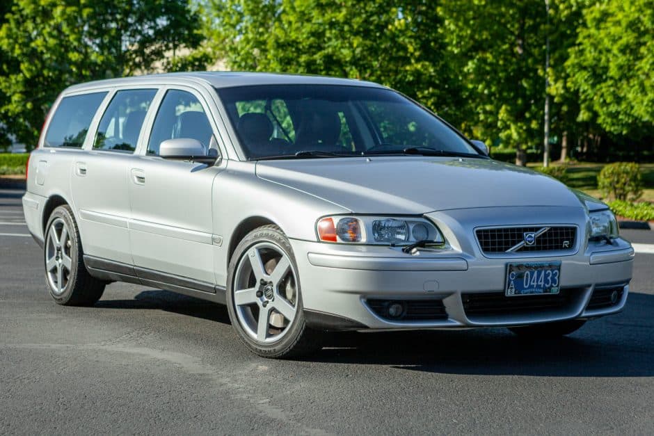2004 Volvo V70R sold for $16,750