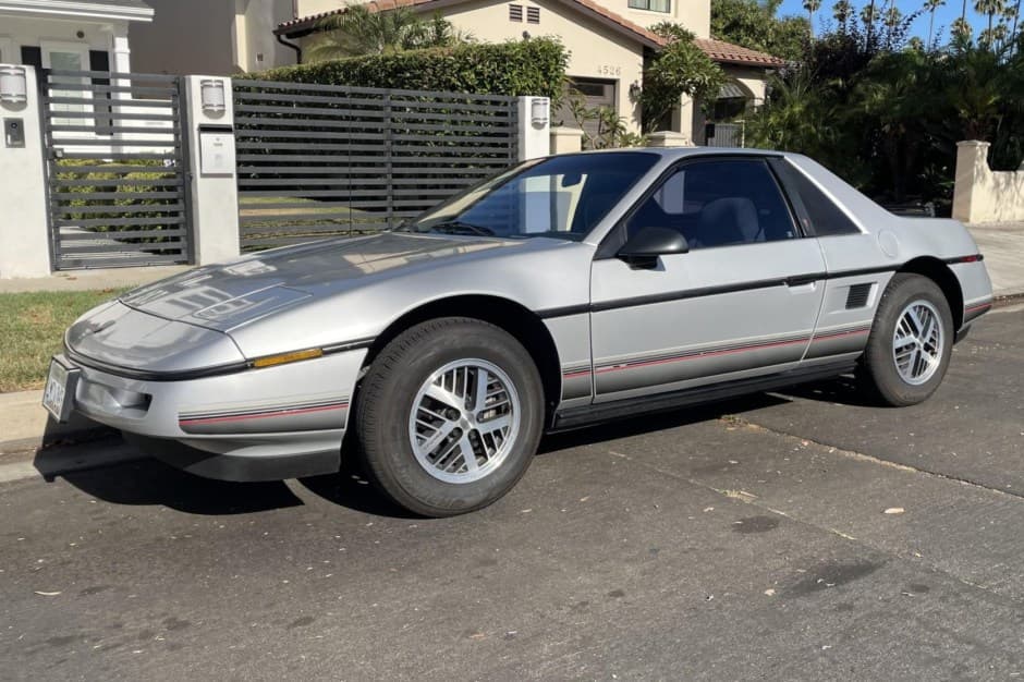 1988 Pontiac Fiero sold for $7,400