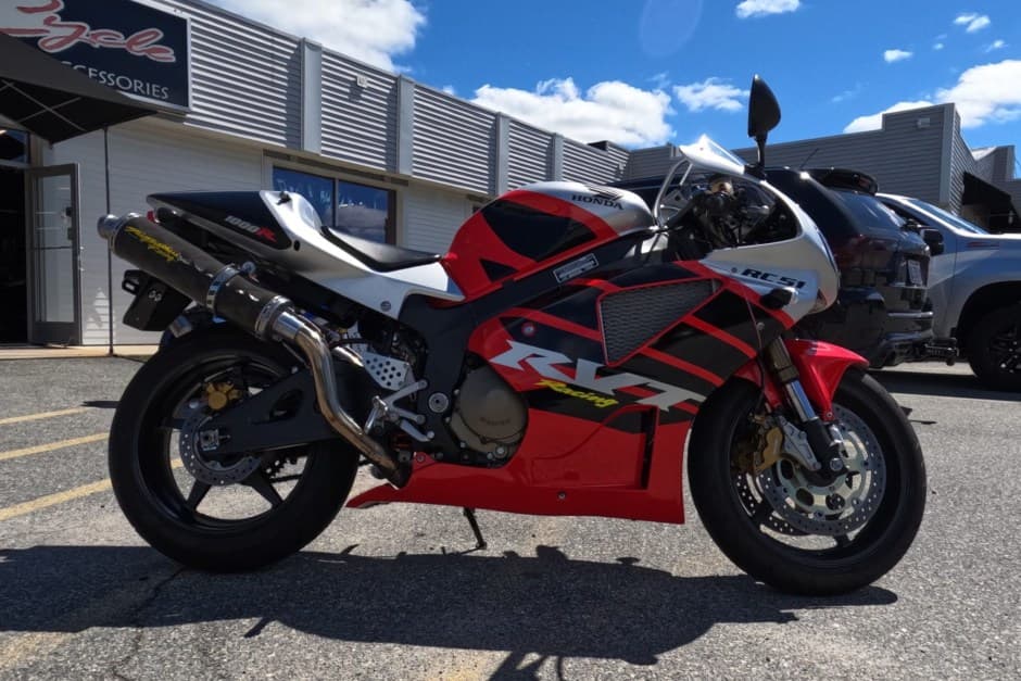 2002 Honda RC51 sold for $9,400