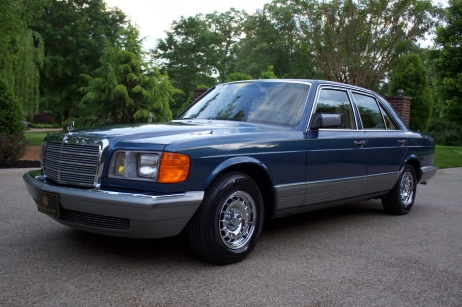 1984 Mercedes-Benz W126 S-Class sold for $14,300