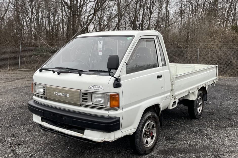 1991 Toyota LiteAce & TownAce sold for $8,200
