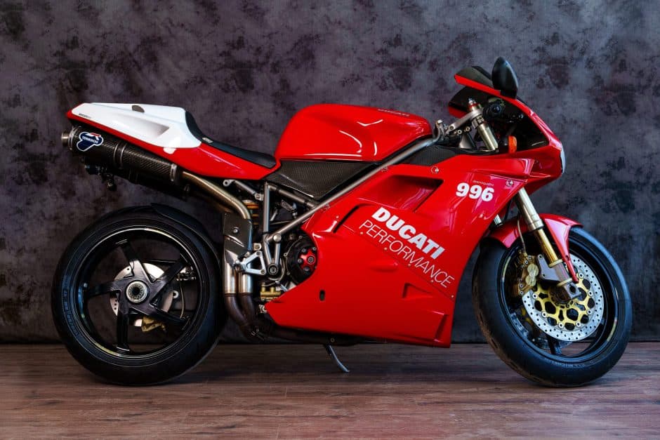 2000 Ducati 996 sold for $7,500
