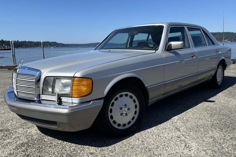 1987 Mercedes-Benz W126 S-Class sold for $3,900