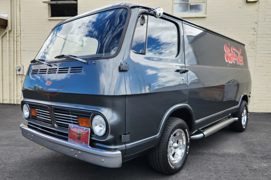 1967 GMC Van sold for $14,501