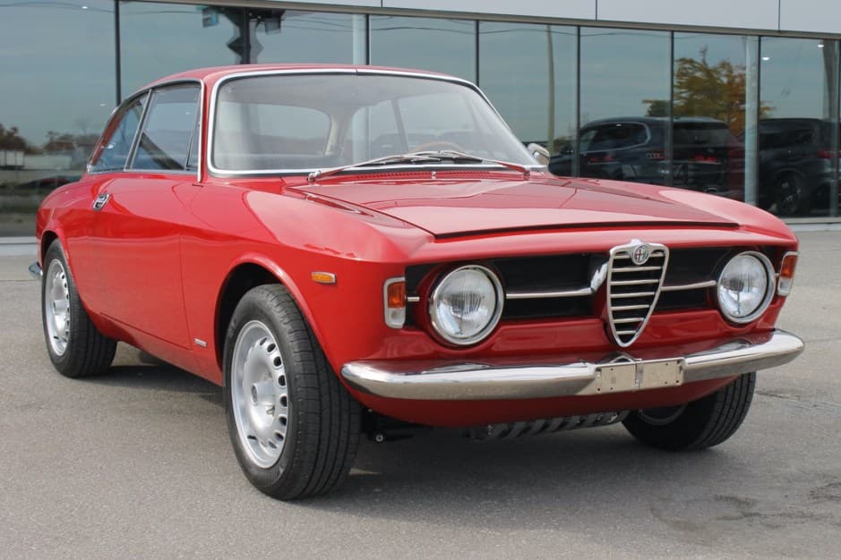 1970 Alfa Romeo 105/115 Series Coupe sold for $54,000