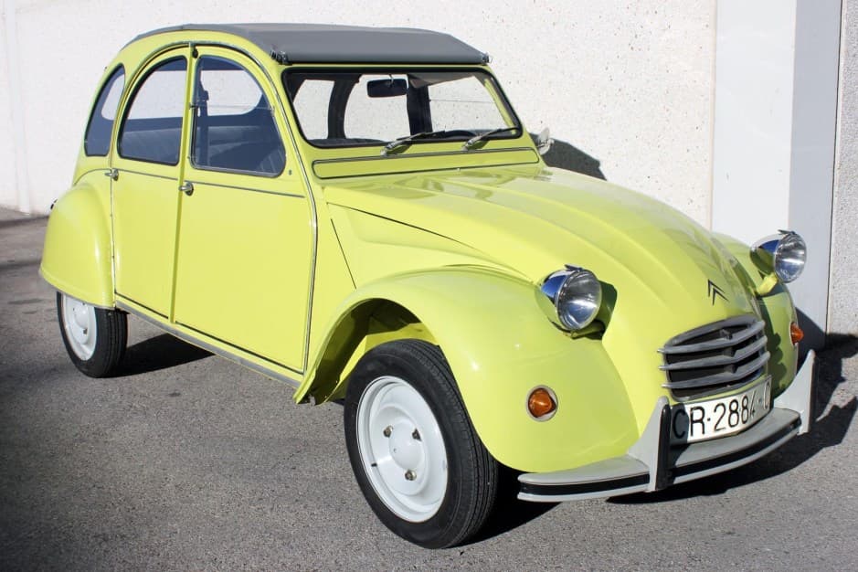 1975 Citroen 2CV sold for $12,500