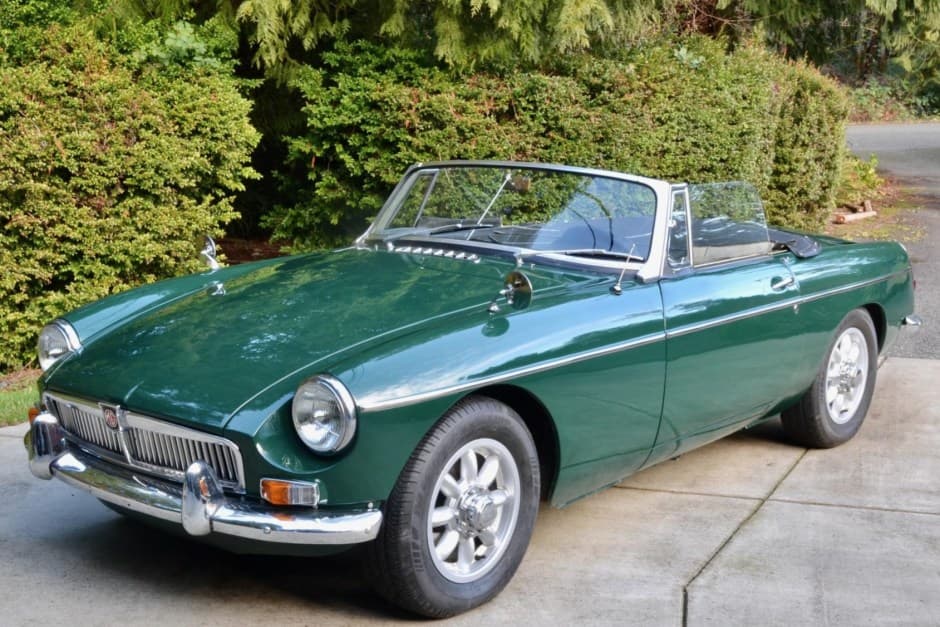 1965 MG MGB sold for $22,000