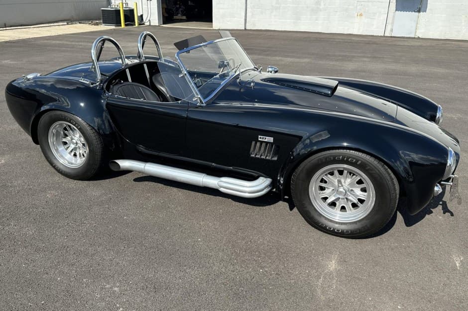 2006 Shelby Cobra Replica sold for $69,000
