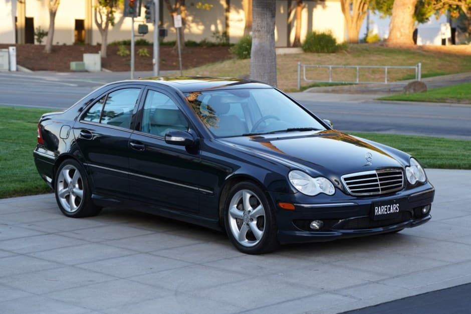 2005 Mercedes-Benz W203 C-Class sold for $9,800