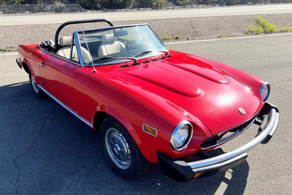 1975 Fiat 124 Spider (1966-1985) sold for $4,722