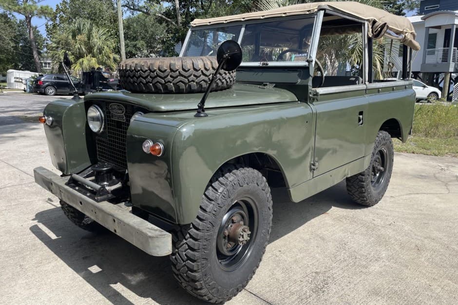 1962 Land Rover Series 88 sold for $26,000
