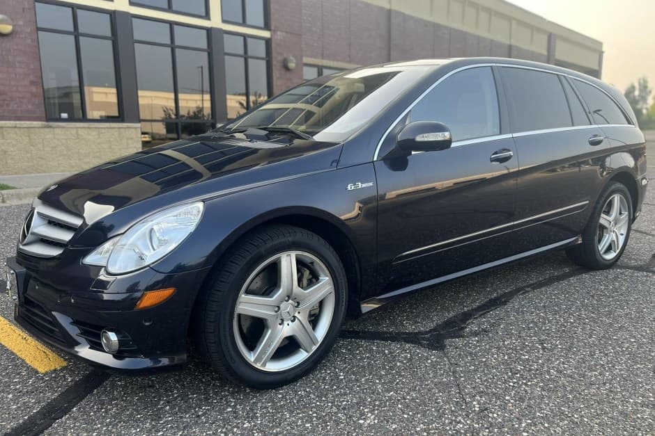 2007 Mercedes-Benz R63 AMG sold for $37,063