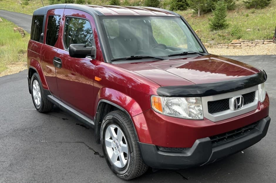 2010 Honda Element sold for $17,500