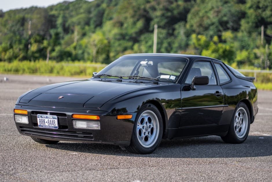 1986 Porsche 944 Turbo sold for $19,500
