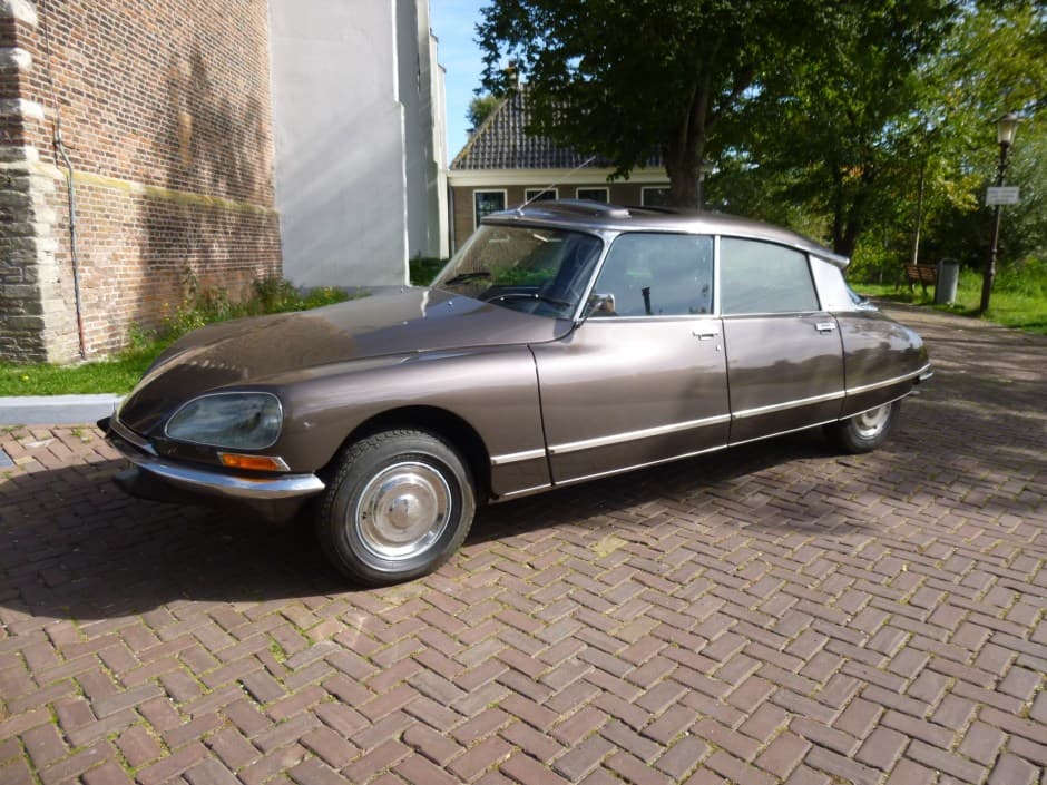 1973 Citroen DS sold for $21,250