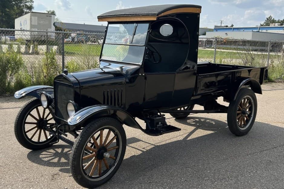 1924 Ford  sold for $9,999