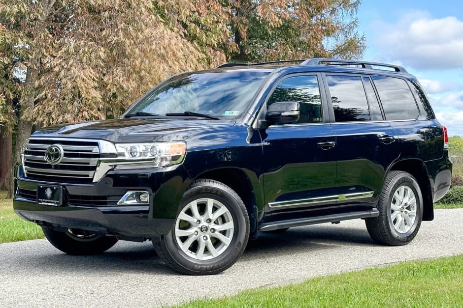 2017 Toyota Land Cruiser 200-Series sold for $68,500