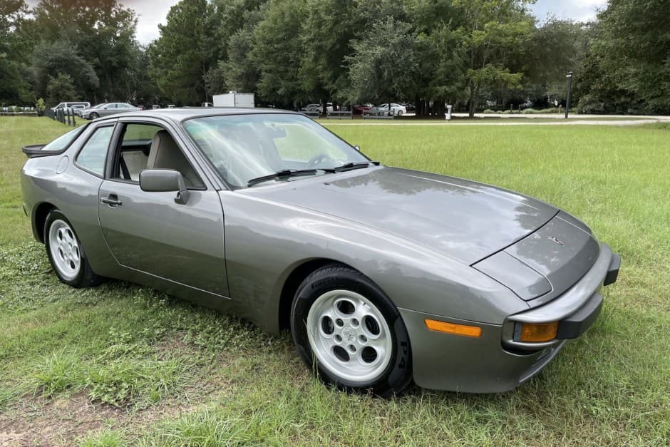 1986 Porsche 944 sold for $12,944