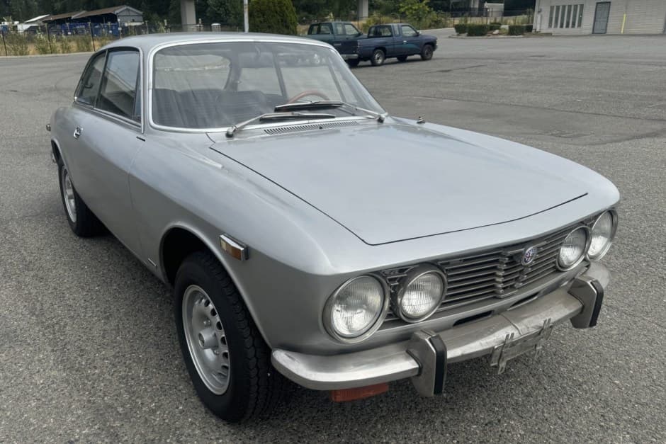 1974 Alfa Romeo 105/115 Series Coupe sold for $33,500