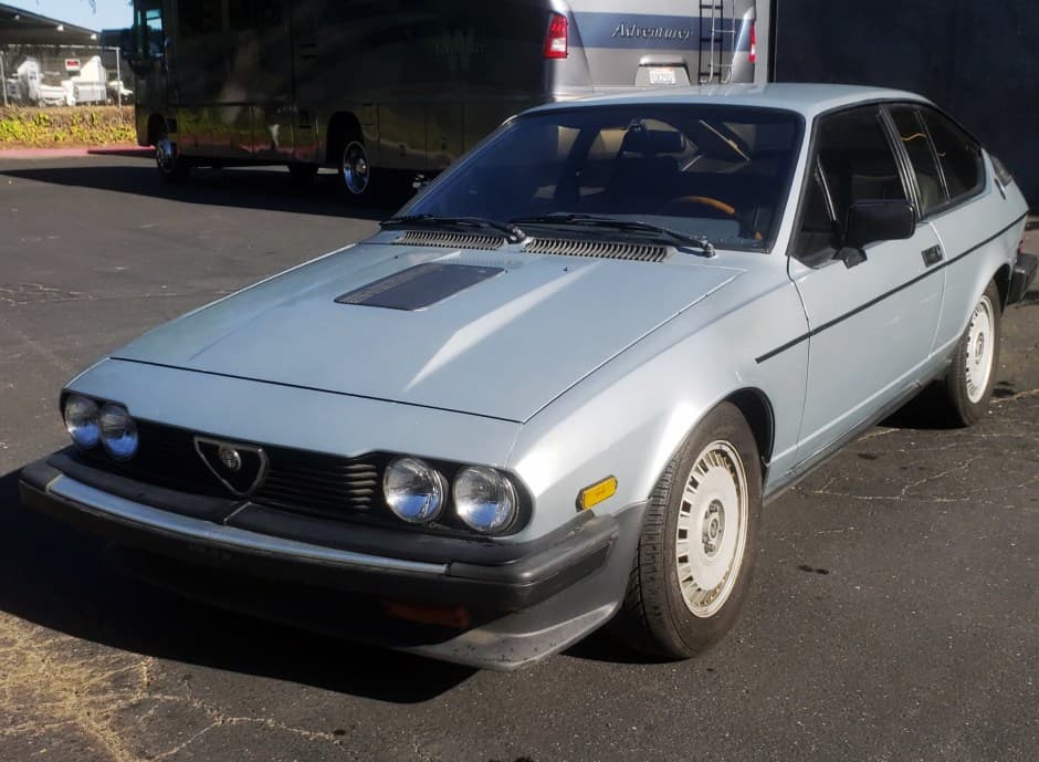 1982 Alfa Romeo GTV6 sold for $3,300