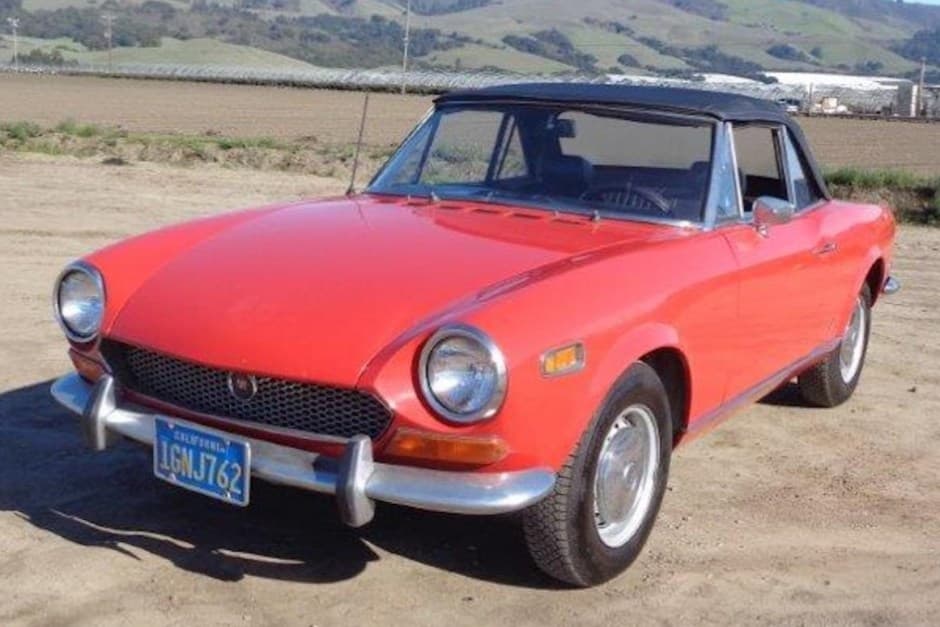 1970 Fiat 124 Spider (1966-1985) sold for $12,375