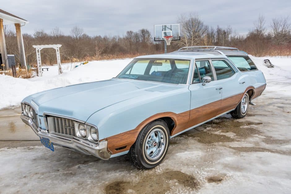 1970 Oldsmobile Vista Cruiser sold for $20,000