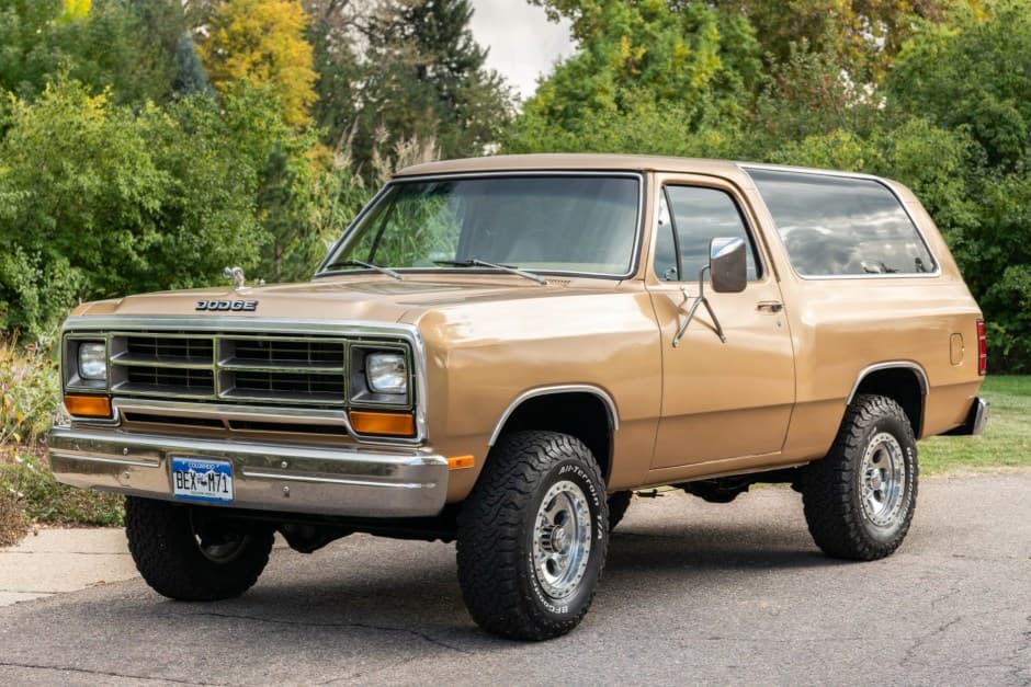 1987 Dodge Ramcharger / Plymouth Trail Duster sold for $18,750