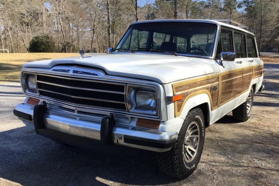 1989 Jeep SJ Grand Wagoneer sold for $19,750