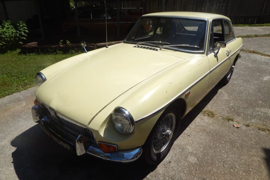 1969 MG MGB sold for $10,250