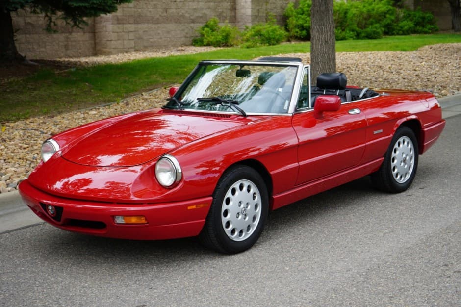 1992 Alfa Romeo 105/115 Spider Series 4 sold for $17,500