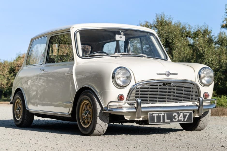 1961 Mini Mk I & Mk II sold for $13,250
