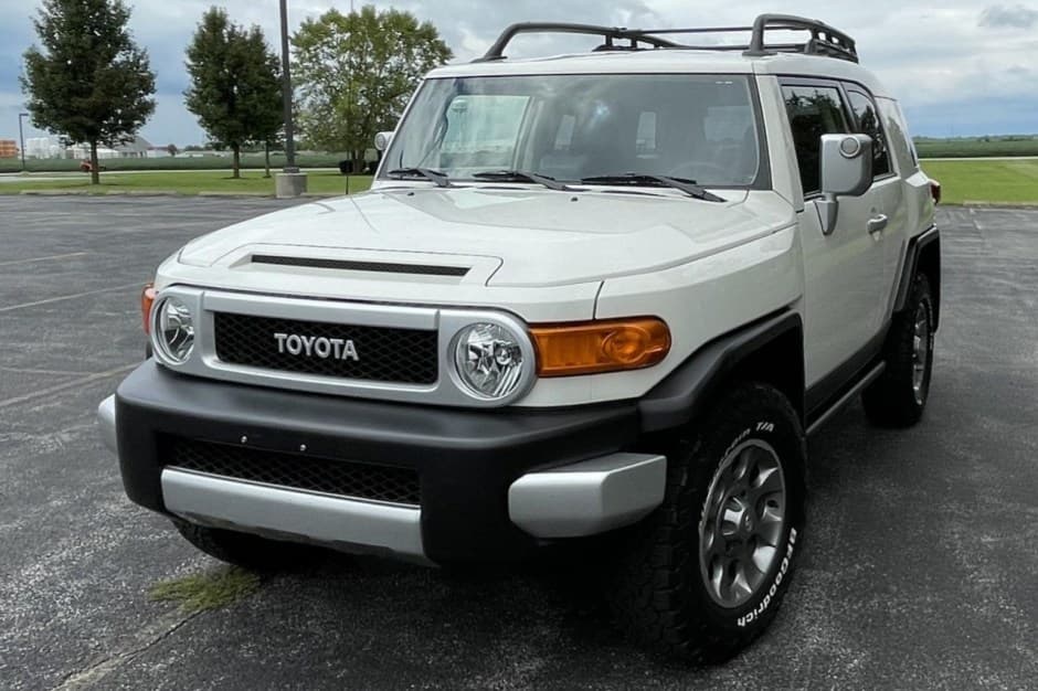 2014 Toyota FJ Cruiser sold for $34,000