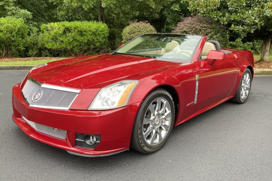 2009 Cadillac XLR sold for $38,001