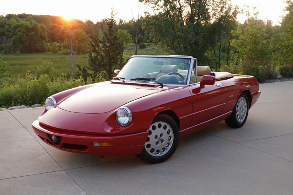 1991 Alfa Romeo 105/115 Spider Series 4 sold for $18,250