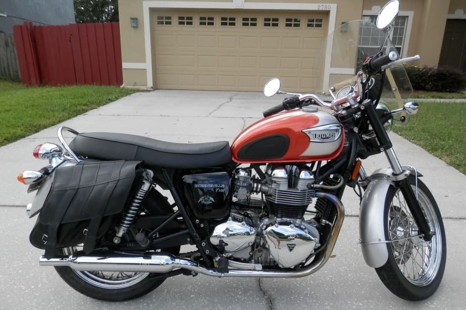 2003 Triumph New Bonneville (2000+) sold for $3,200