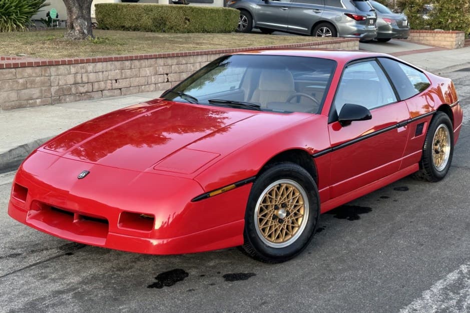 1988 Pontiac Fiero sold for $11,500