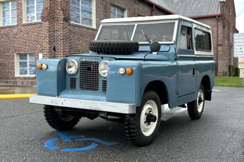 1963 Land Rover Series 88 sold for $14,000