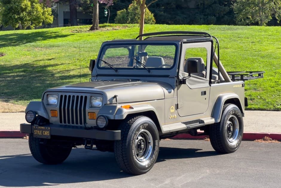 1991 Jeep Wrangler YJ (1987-1995) sold for $32,750