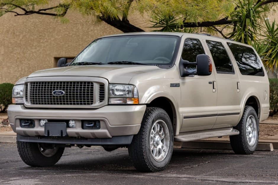 2004 Ford Excursion sold for $42,500