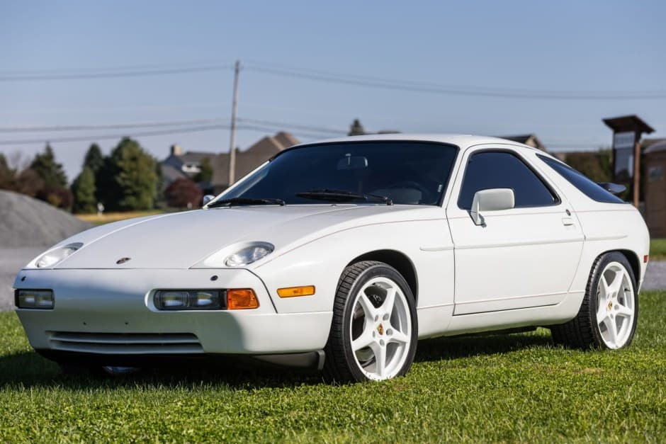 1987 Porsche 928 sold for $21,000